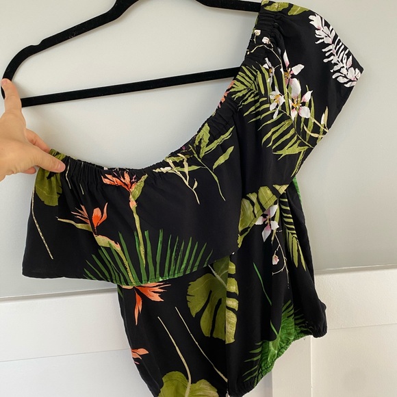 Tropical Ruffle Blouse - Picture 3 of 3